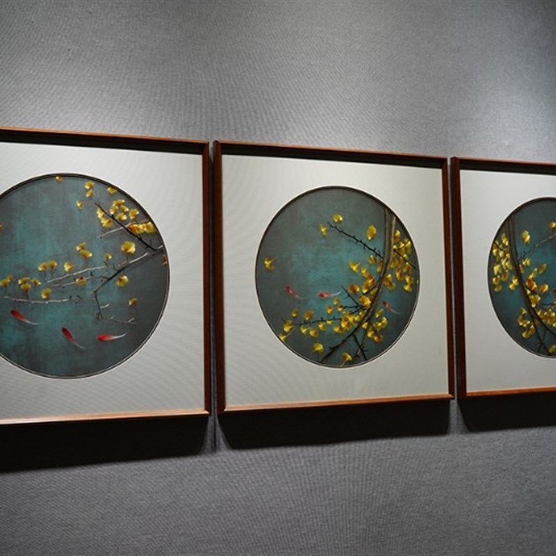 苏绣成品挂画带框银杏锦鲤九鱼客厅餐厅三联装饰画手工刺绣定制款