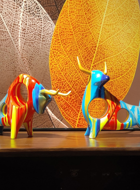 家居软装工艺品牛摆件抽象艺术彩绘工艺品摆设客厅酒柜隔断装饰品