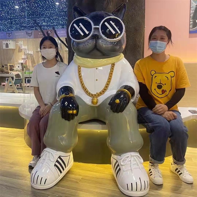 玻璃钢雕塑定制卡通公仔物祥吉商场店铺门口迎宾网地打卡落红摆件