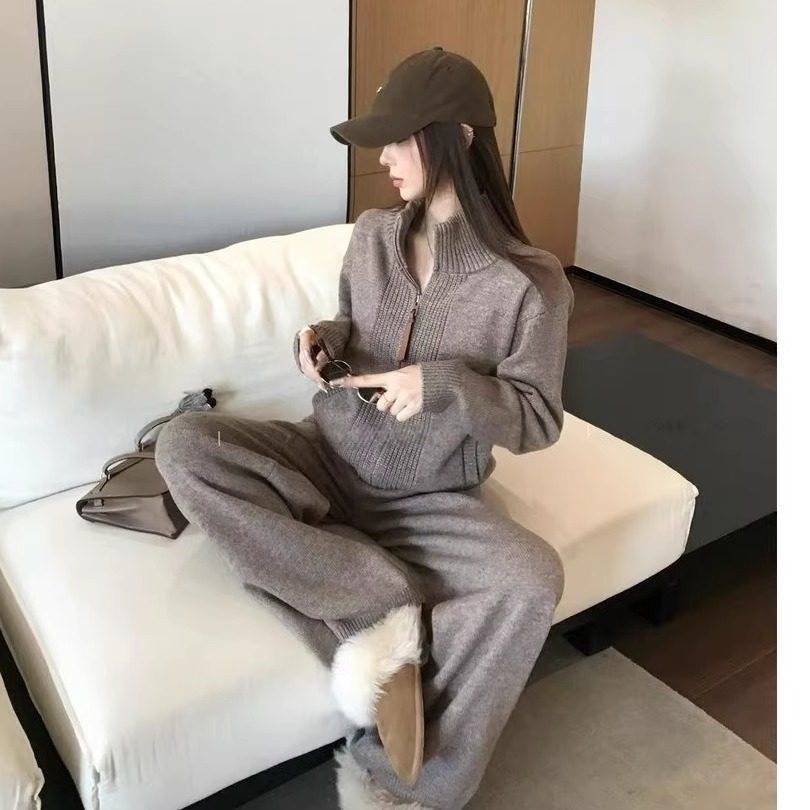 高级感软糯舒适毛衣直筒裤套装