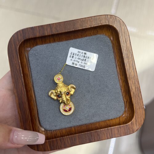 足金999镶嵌点钻吊坠大象吊坠