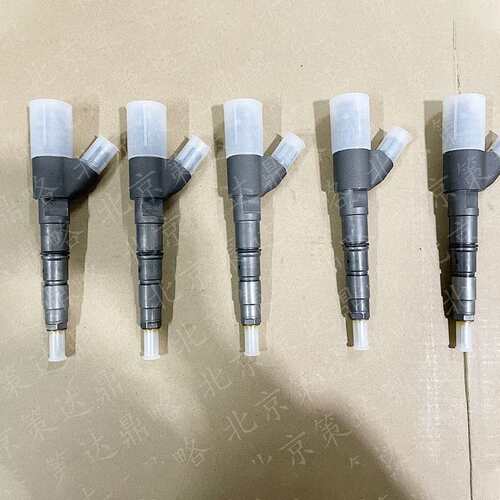 道依茨发动机配件喷油器原装原装型号齐全现货供应