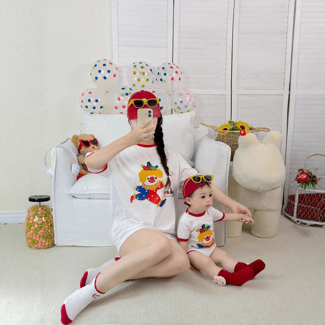 2026新款网红炸街夏季亲子装高端母子母女婴儿一家三四口卡通短袖