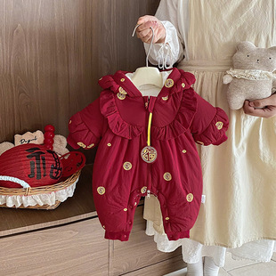 2025新款婴儿衣服冬季加厚加绒连体衣女宝宝可爱洋气红色拜年
