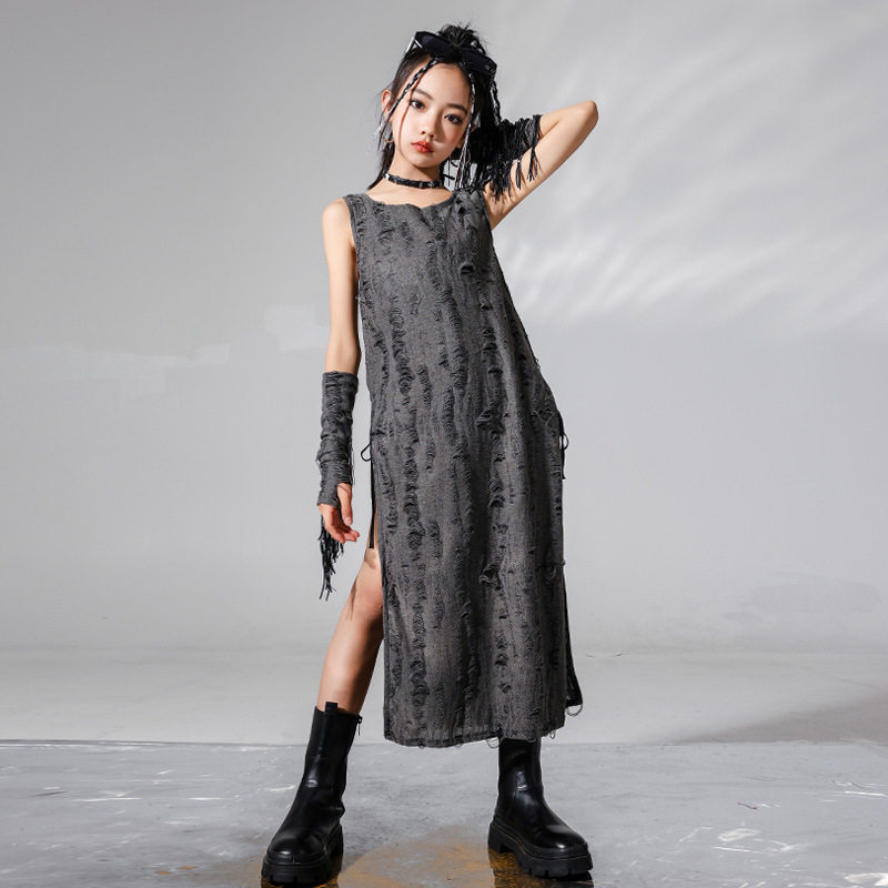 2026新款爵士舞女童服装暗黑朋克风无袖背心长款走秀潮服儿童街舞