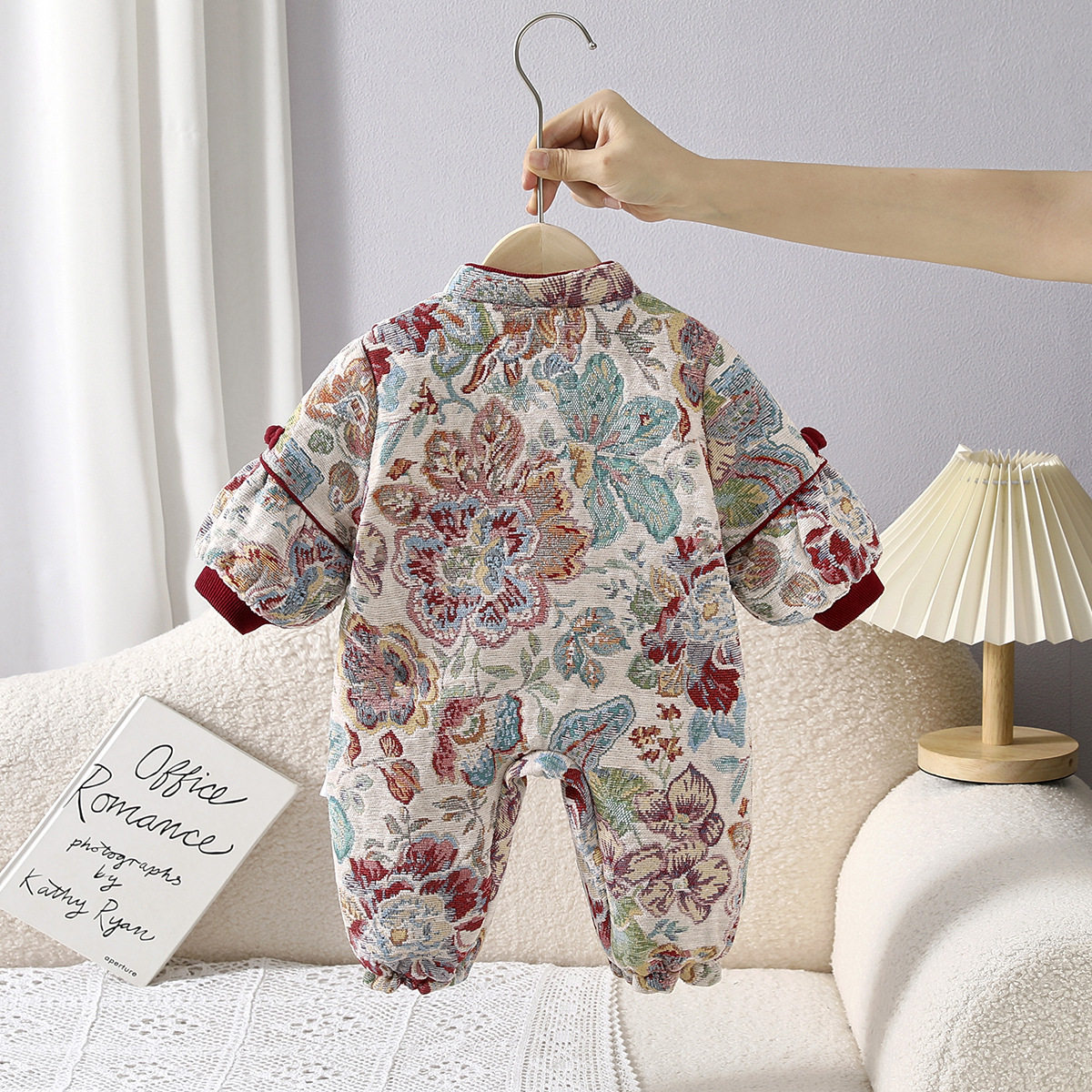 2025新款女童冬季国风新中式棉衣加厚加绒连体衣宝宝红色拜年