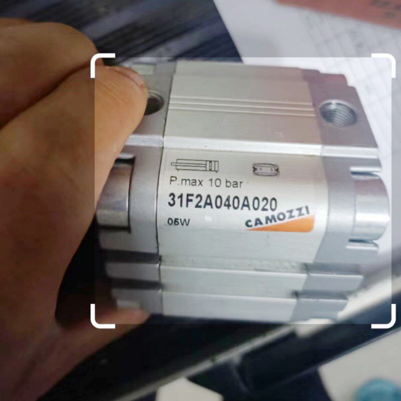 CAMOZZI康茂胜气缸31F2A050A010S01M2A040A025  32M2A050A180CN01