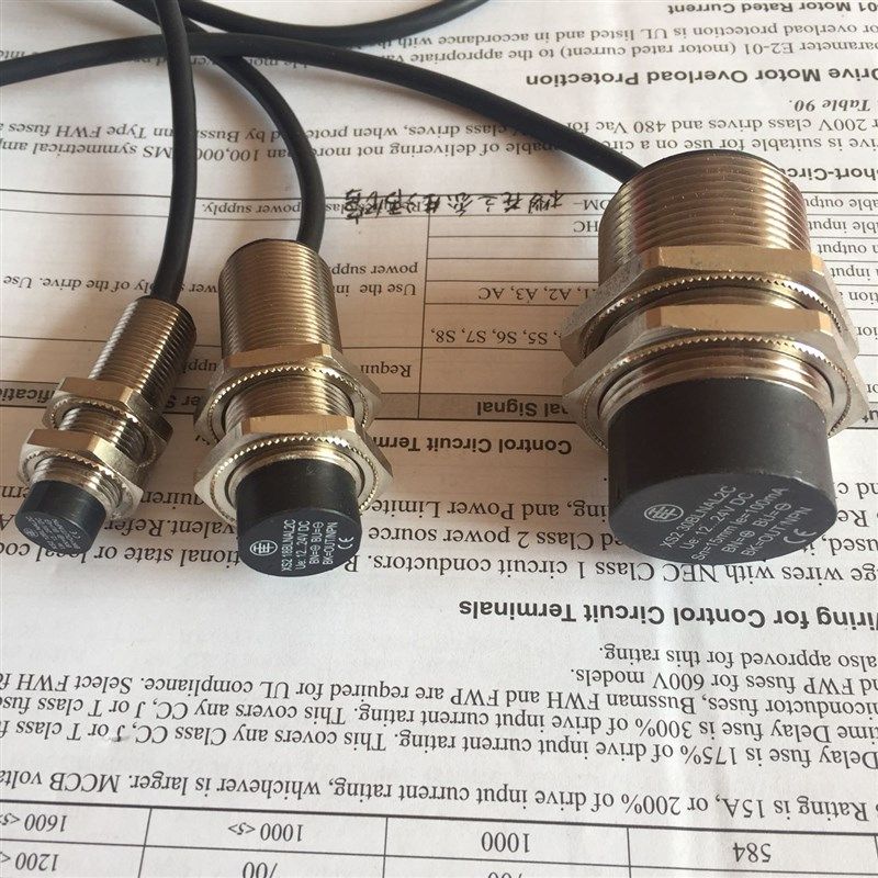 主机测速开关扶梯梯级缺失光电感应器XS230BLNAL2C XS21218传感器 - 实物图