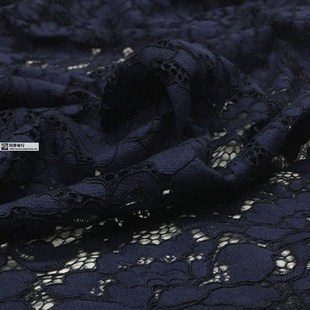 藏青重磅骨线蕾丝花边镂空提花晚礼时装 春夏披肩吊带连衣裙布面料