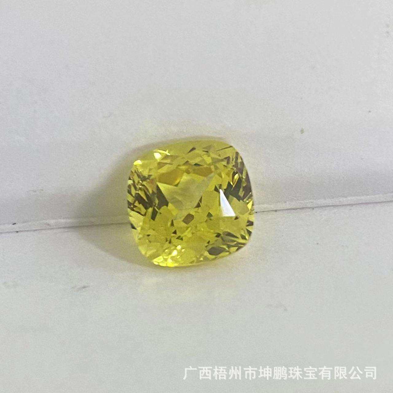 源头工厂肥正方黄钻实验室培育蓝宝石手饰主石鹅黄色方形裸石戒面