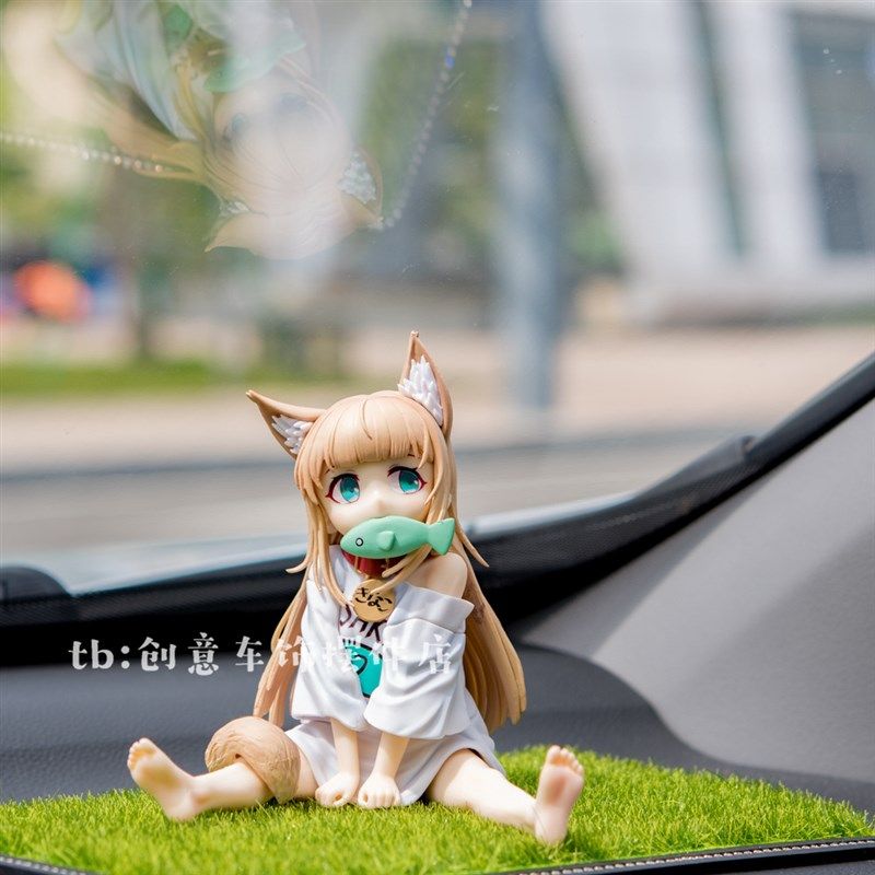 可爱吃鱼小猫女公仔创意防滑垫卡通装饰汽车中控台车载摆件用品