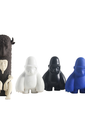 现代简约抽象动物陶瓷大猩猩羊人雕塑摆件样板间酒店客厅玄关装饰