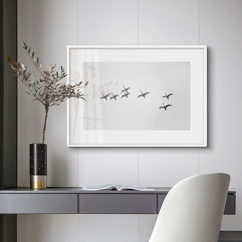 鳟鱼 进口白色黄杨木实木框 客厅黑白风景装饰画 沙发背景墙挂画
