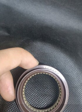 MT034A2 90311-34021 汉兰达3.5 RAV4 右半轴油封