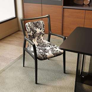 北欧螳螂椅靠背书桌黑胡桃木椅子现代轻奢新中式餐椅家用主人椅