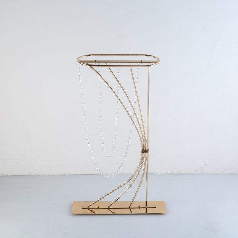 外销婚庆道具新款铁艺花架餐桌装饰摆饰婚礼布置电镀金色婚庆路引