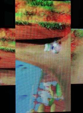 吉林抚松县某广场LED户外双立柱全彩屏P5标准箱体(美奥马哈)