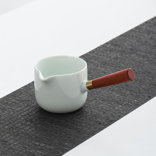 羊脂玉白瓷侧把公道杯木柄防烫公杯茶海匀杯陶瓷公杯功夫茶具泡茶