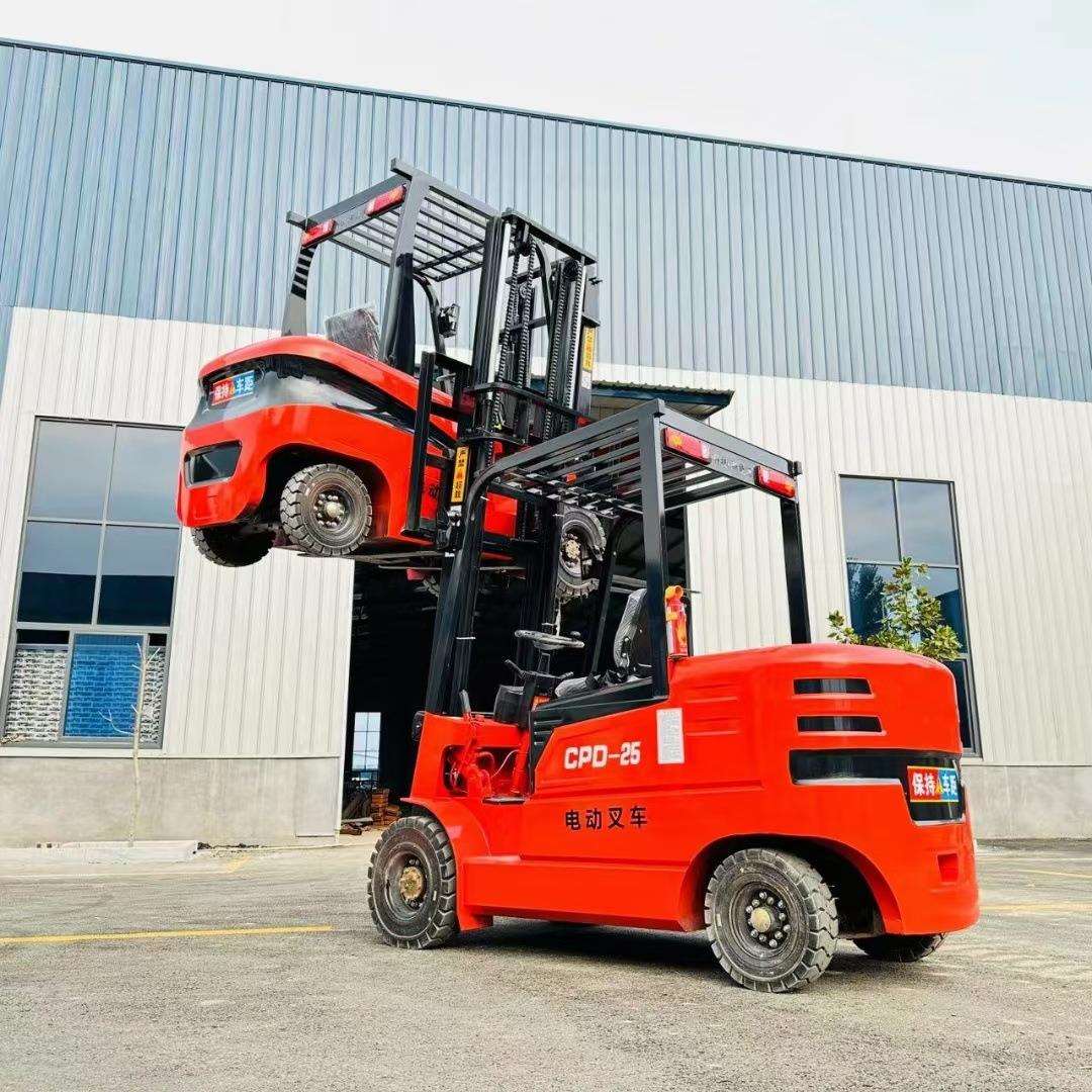 座驾式电动四轮叉车 全自动搬运装卸平衡车 小型液压升降搬运车