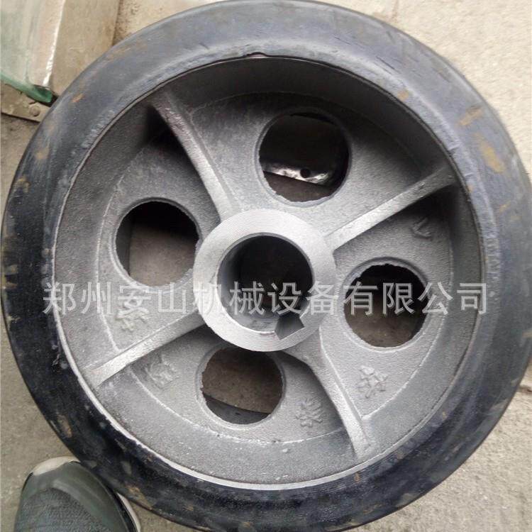 350型水泥搅拌机配件摩擦胶轮500混凝土滚轮搅拌机小圆罐橡胶轮