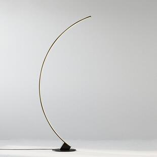 北欧极简线条月亮客厅落地灯卧室床头沙发样板房个性长条简约装饰