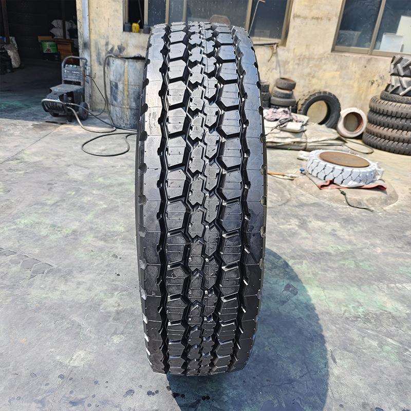 385/95R24吊车轮胎1400R24起重机全钢丝真空成套工程机械轮胎