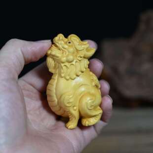 貔貅望天吼黄杨木手把件 家居办公装饰神兽小貔貅朝天吼文玩摆件