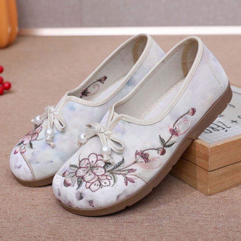 老北京布鞋女鞋软底民族风绣花鞋女一脚蹬复古时尚平底妈妈鞋舒适