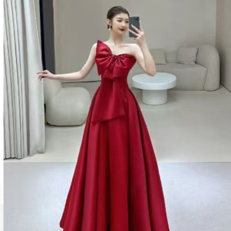 2026新款蝴蝶结晚礼服女宴会名媛生日性感高端缎面高级主持人长款