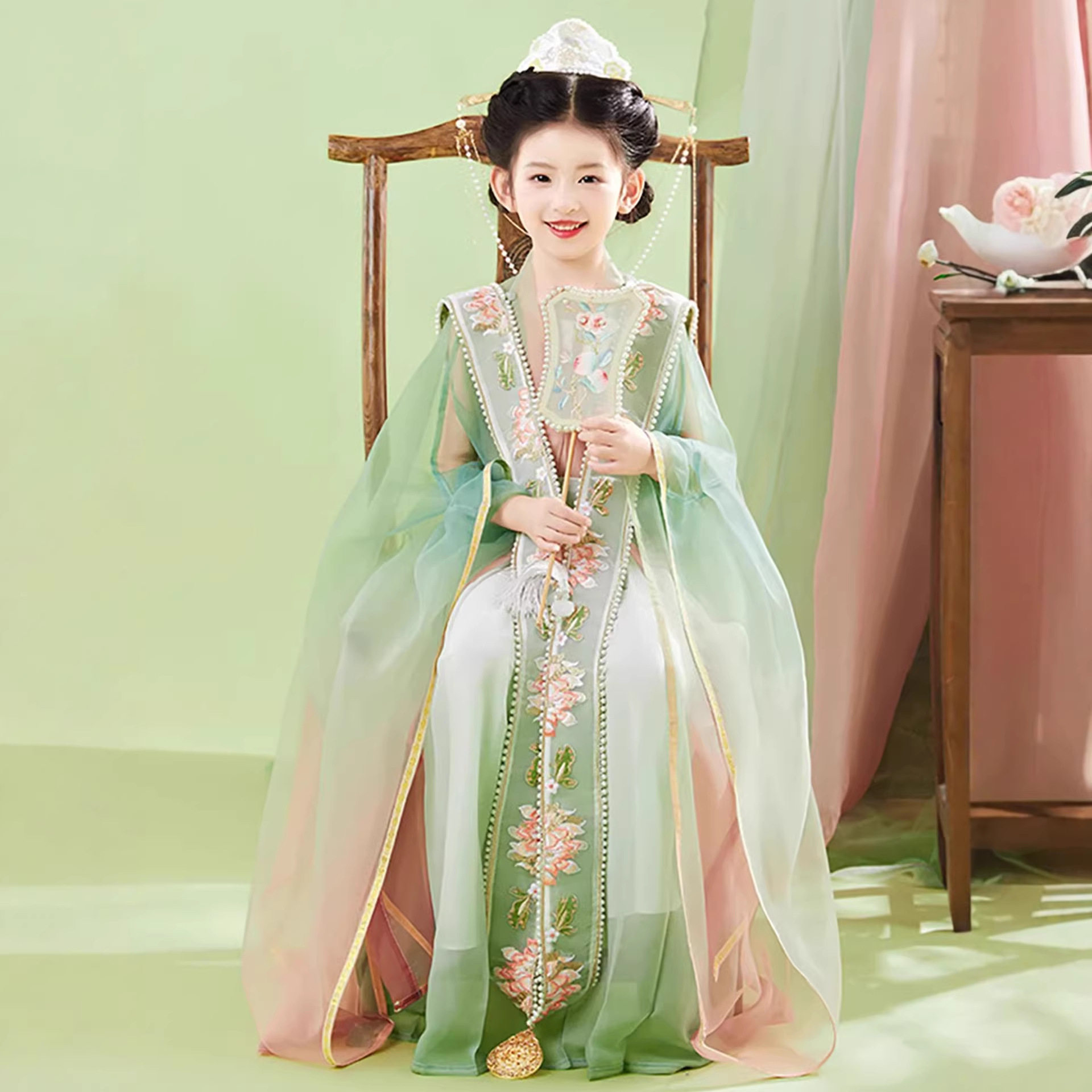 2026新款汉服女童宋制大袖衫霞帔中国风儿童古装超仙走秀日常礼服
