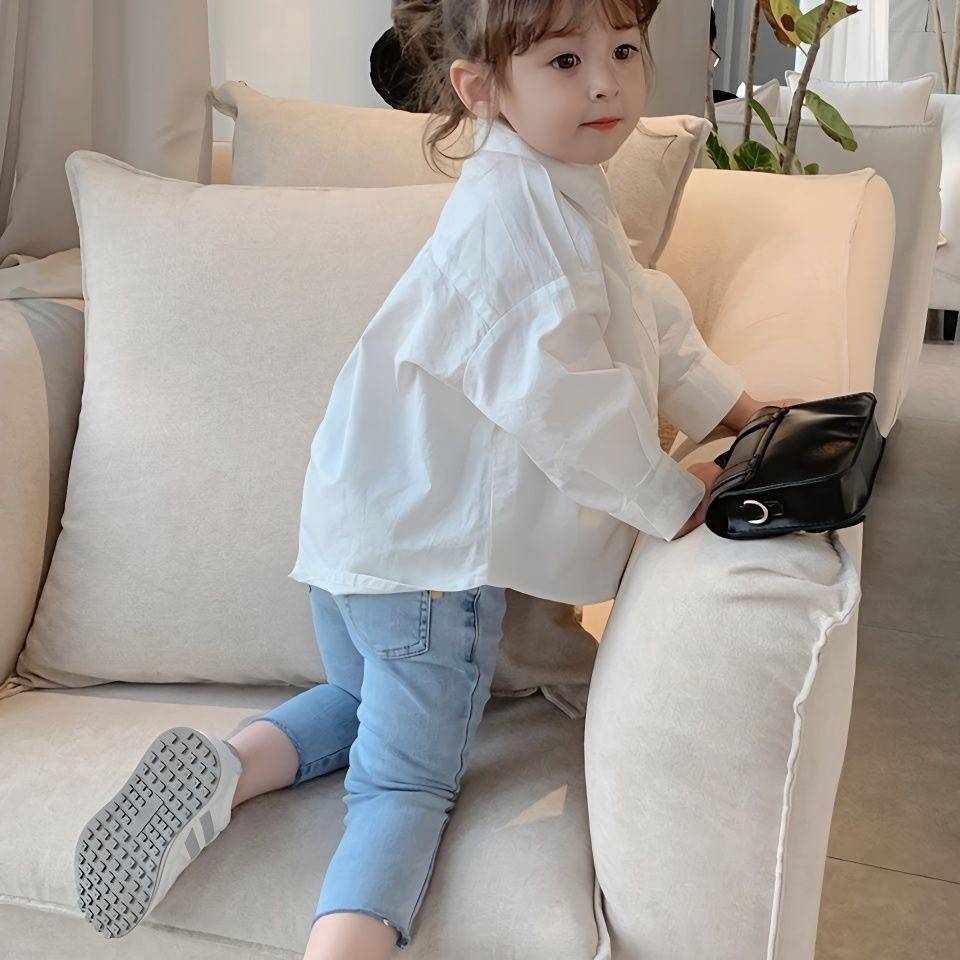 2026新款女童装春装白色字母韩版长袖衬衫宝宝洋气小孩衬衣上衣潮