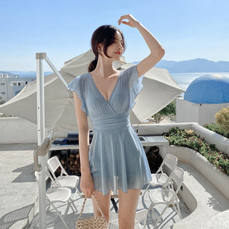 2026新款游泳衣女性感显瘦遮肚连体裙式平角保守小胸聚拢大码少女