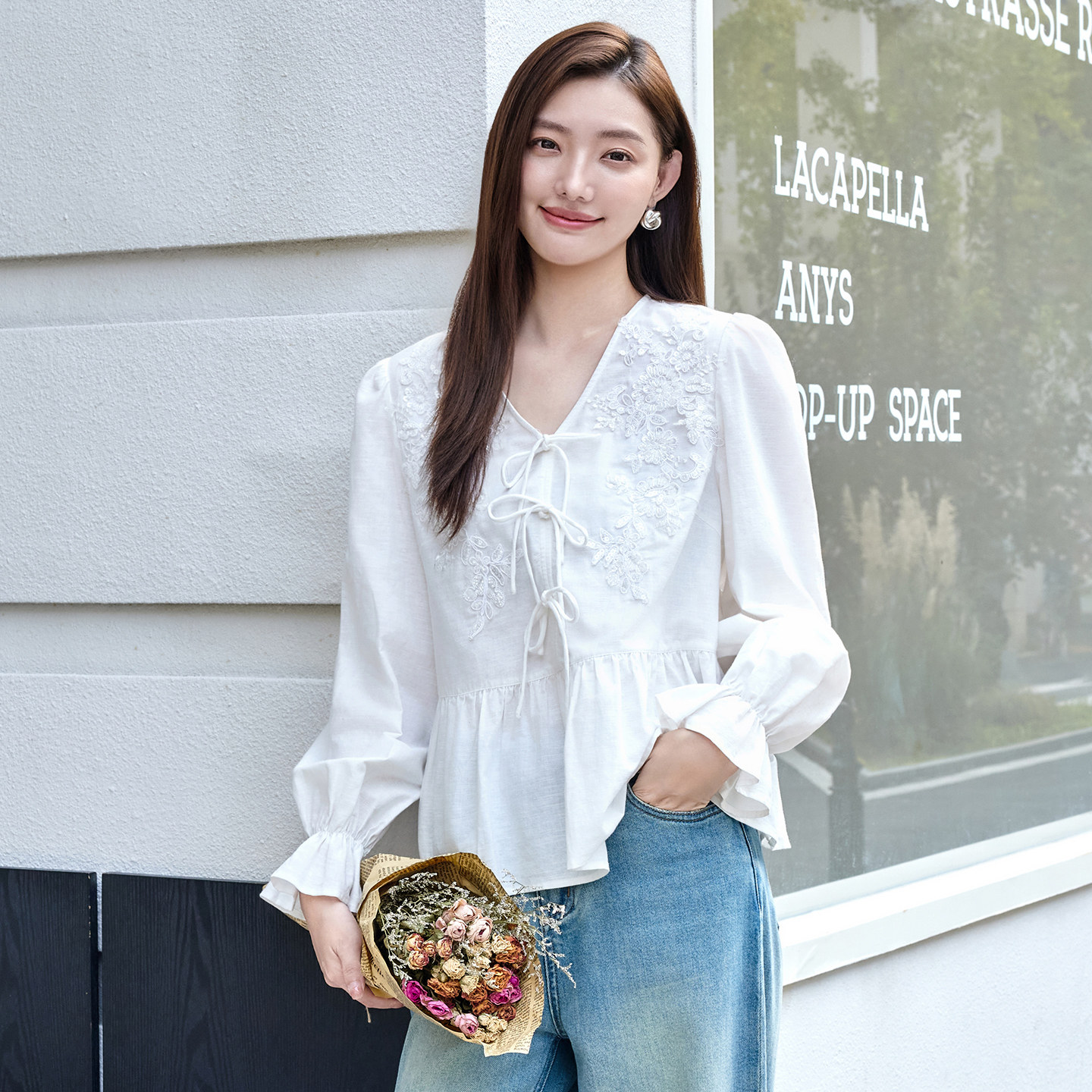 芭依璐2026秋装新款长袖防晒衬衣女薄款韩系绣花白色V领衬衫上衣