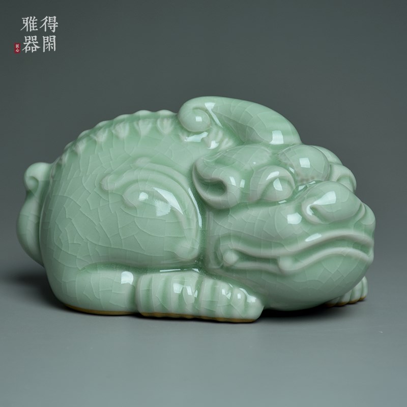 汝窑瓷豆青釉貔貅吉祥如意金蟾茶宠摆件茶玩茶台把玩可养蝉翼开片