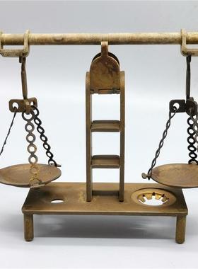 古玩杂项黄铜做旧小天平称怀旧民俗仿古老物件家居工艺品摆件