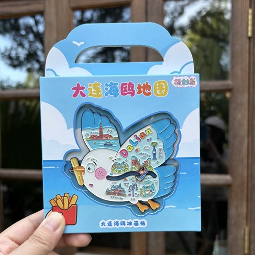 可爱海鸥外形 融入著名景点 小船可动礼盒装