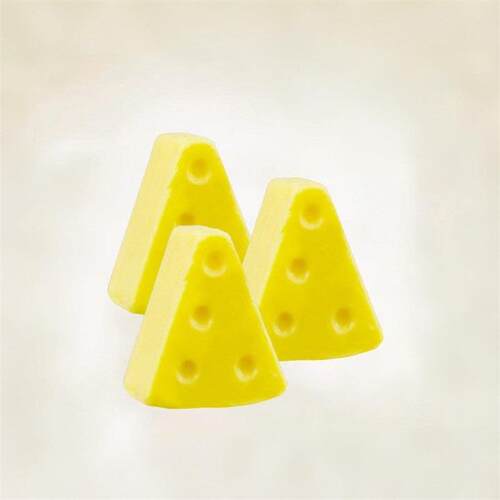 Cheese Soap Facial Cleansing Bar with a Creamy Scent, Suitab
