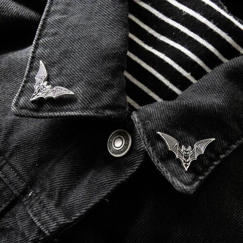 2pcs Bat Enamel Pins Gothic Punk Witch Halloween Brooch Coll