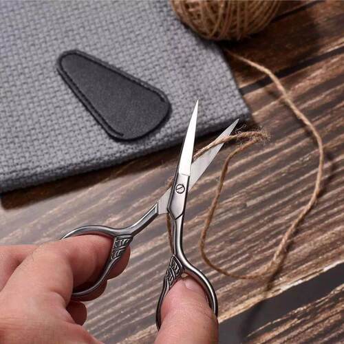 1Pc Stainless Steel Small Makeup Grooming Scissors Eyebrows