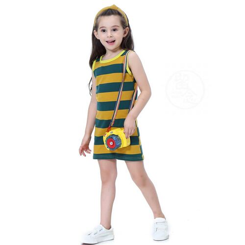 。Summer girls dress classic black and white striped hip ski