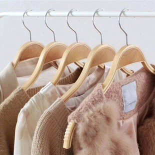 1PCS Wood Coat Hangers Non-Slip Design Clothing Hanging Rack