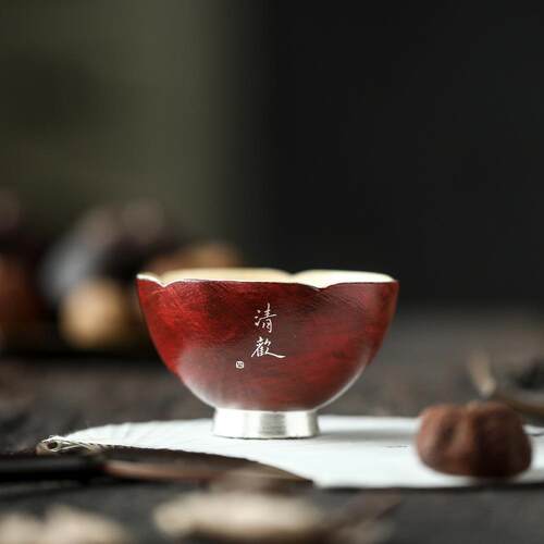 故宫红颜色釉纯手工薄胎瓷泥杯新手友好花口鎏银杯诗文主人杯文人