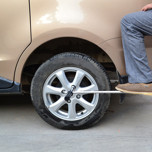 轮胎扳手十字扳手省力加长20寸拆卸汽车换轮胎扳手2319换胎工具