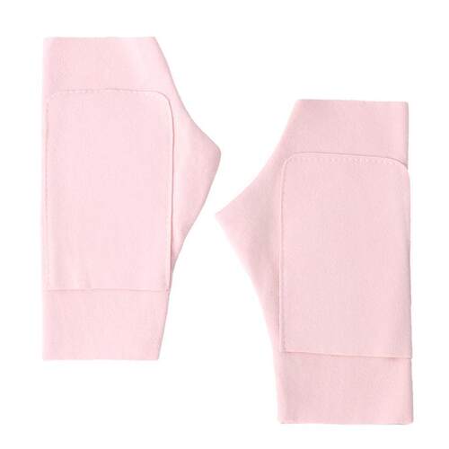 Insulated gloves with a trendy design featuring two pockets