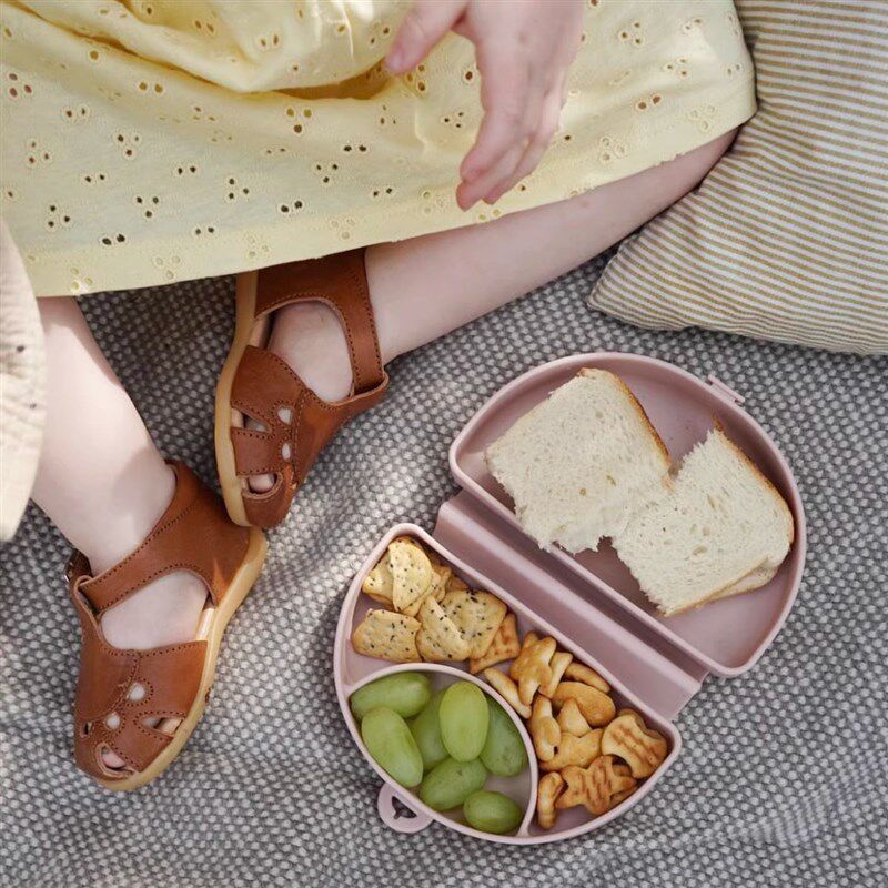 儿童折叠分格餐盘宝宝食品级硅胶防摔荷包碗便携式辅食碗露营餐具