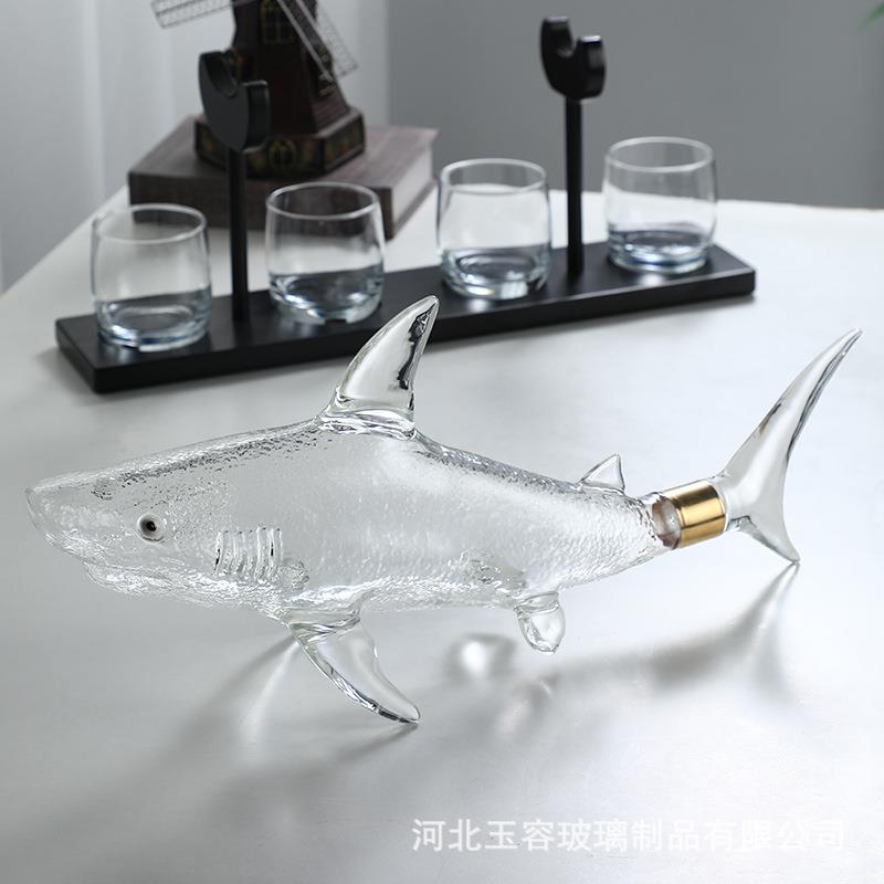 严选鲨鱼造型醒酒器鲨鱼工艺玻璃红白酒瓶人参泡酒瓶玻璃酒瓶