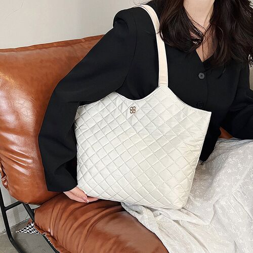 Largecapacity Womens Bag 2025 Winter Simple Commuter Shoulde