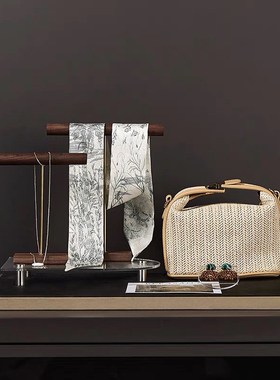 样板房衣帽间中式古典风软装复古编织包丝巾木质展示架桌面摆件