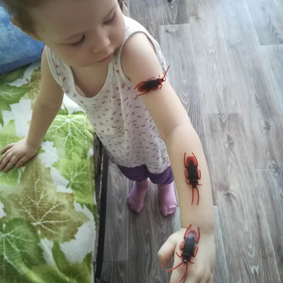 5pcs  Halloween Decoration Props Gadget Plastic Cockroaches