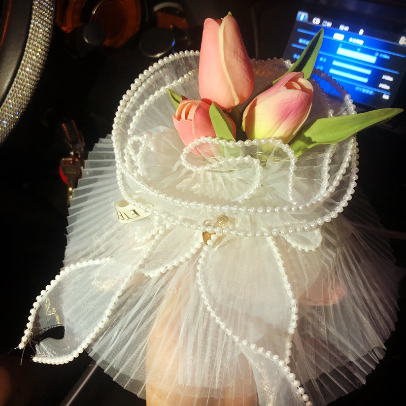 车载香薰摆件汽车用竹炭包郁金香花束香袋可发光车内中控台装饰品